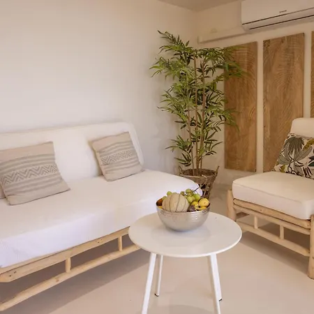Les 3 Vue Piscine